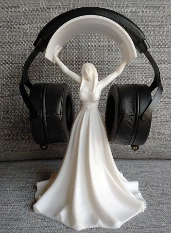 Renaissance female statue 3D printed headphone stand.  