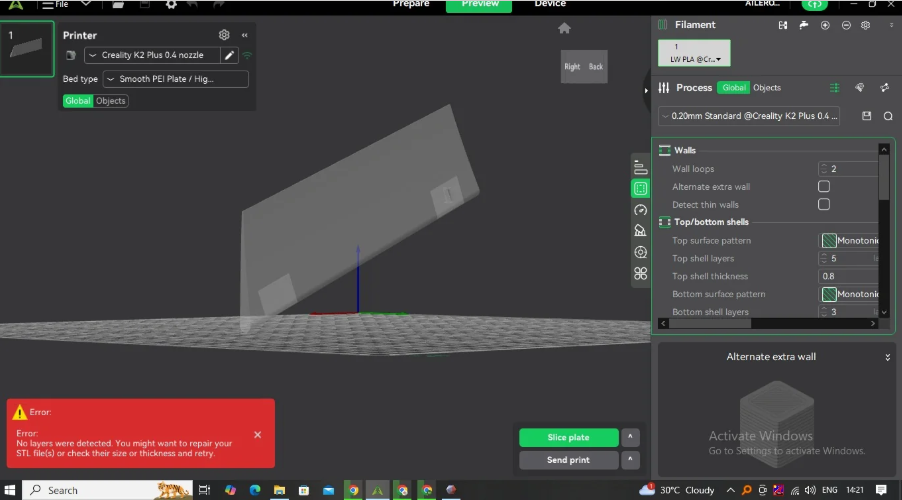 A 3D slicer software interface displaying a red error message regarding an invalid STL file.