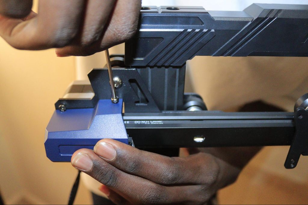 Attaching the axis to the printer