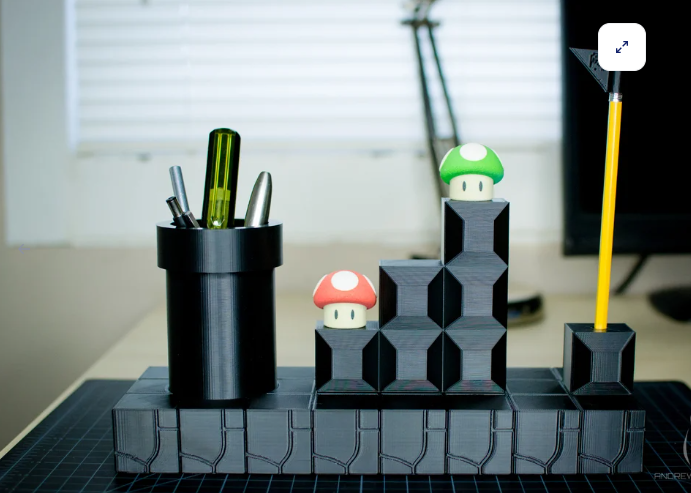 Super Mario Pen & Pencil Holder