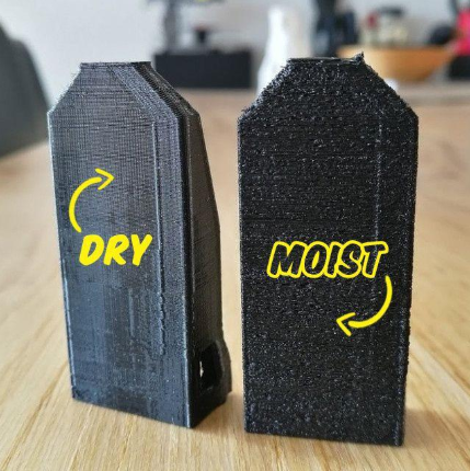 Dry and moist filaments