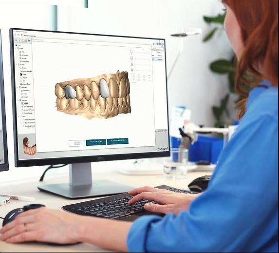 The Medit Link software screen showing a split view of a 3D dental scan and an AI-analyzed X-ray.  