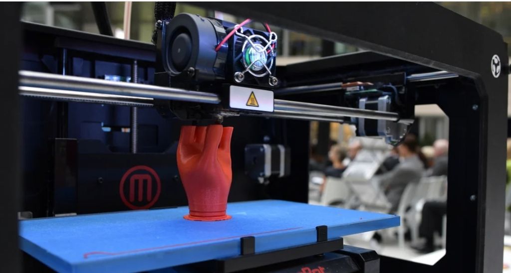 3D printing a model using a 3D printer